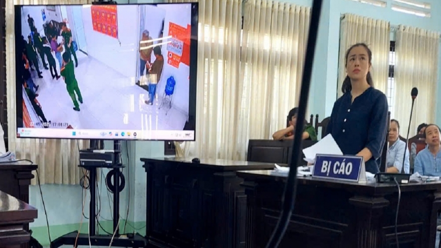 Người phụ nữ gây rối trước trụ sở công an ở Lâm Đồng lĩnh án 8 tháng tù